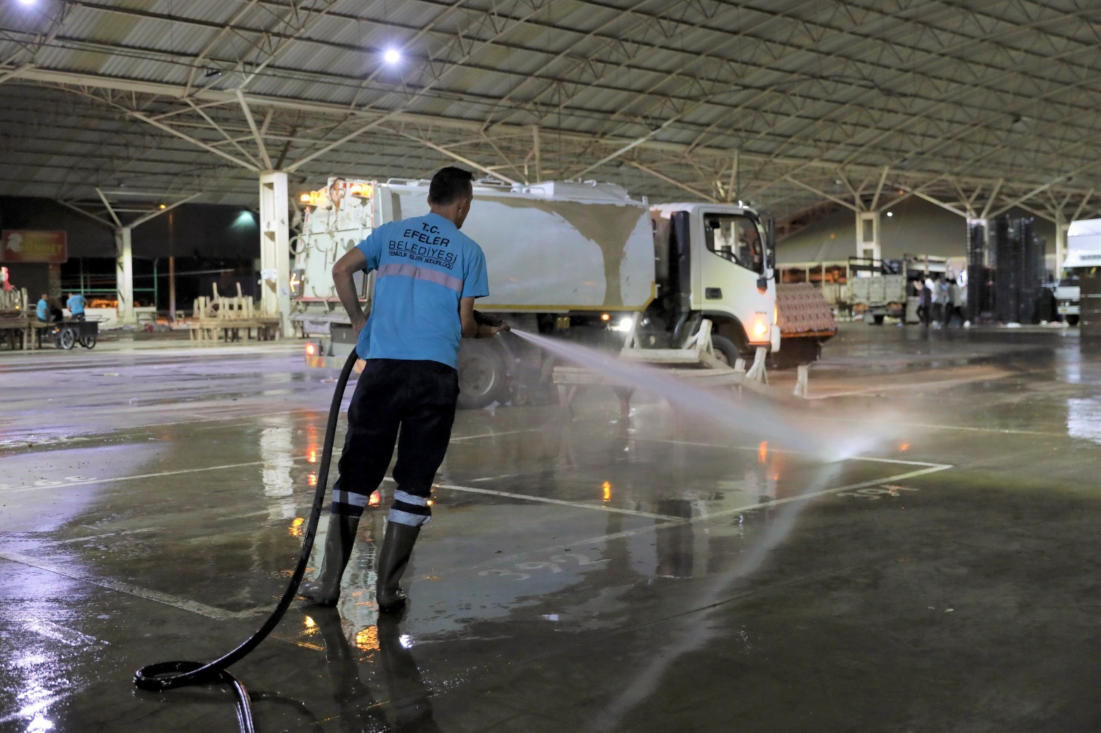 Efeler’de Temizlik Ve Yeşil Alan Atağı (3)