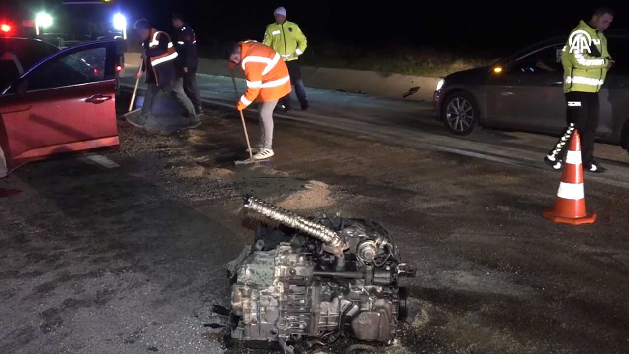 İki Otomobil Çarpıştı, 5 Kişi Hayatını Kaybetti2