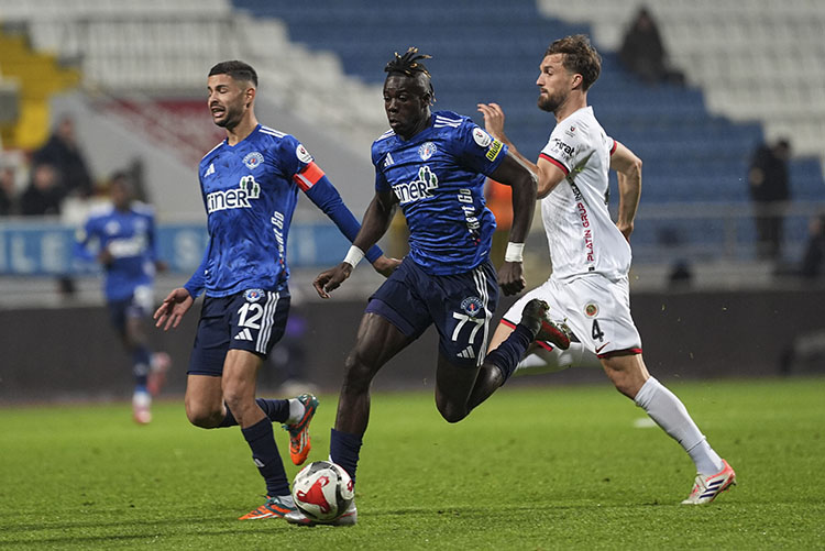 İstanbul’da Gol Sesi Çıkmadı! Sıfır Sıfır