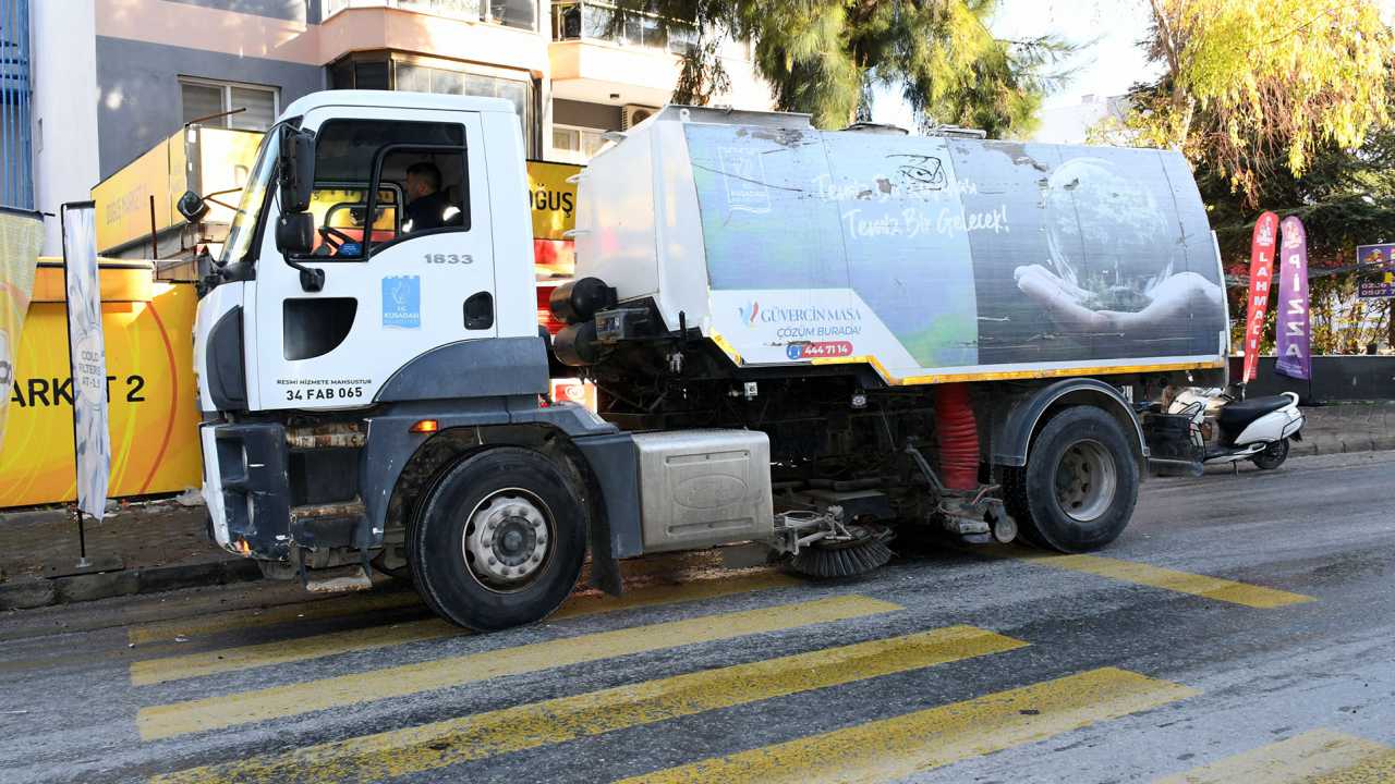 Kuşadası’nda Kapsamlı Temizlik Mesaisi3