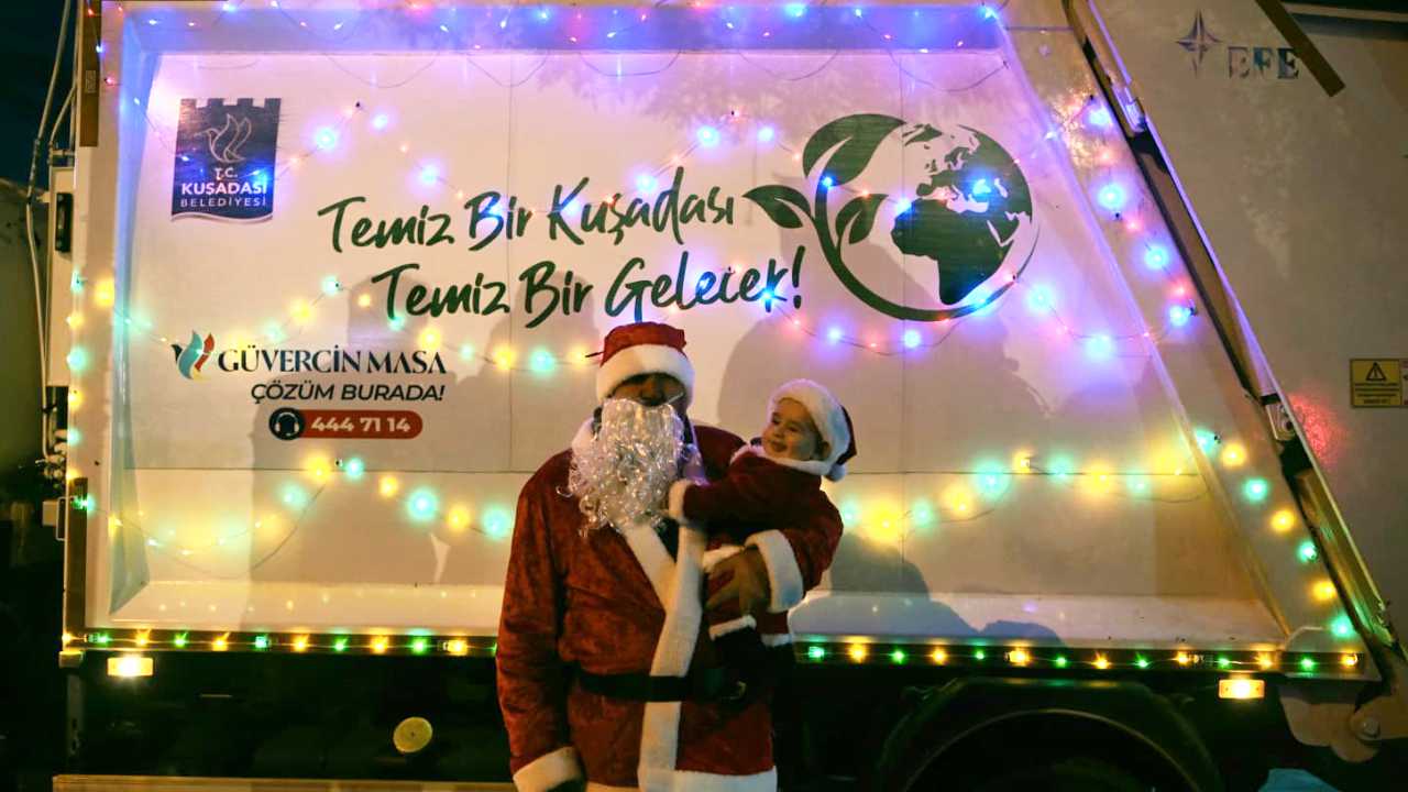 Kuşadası’nda Noel Babalı ‘Çevre’ Farkındalığı2