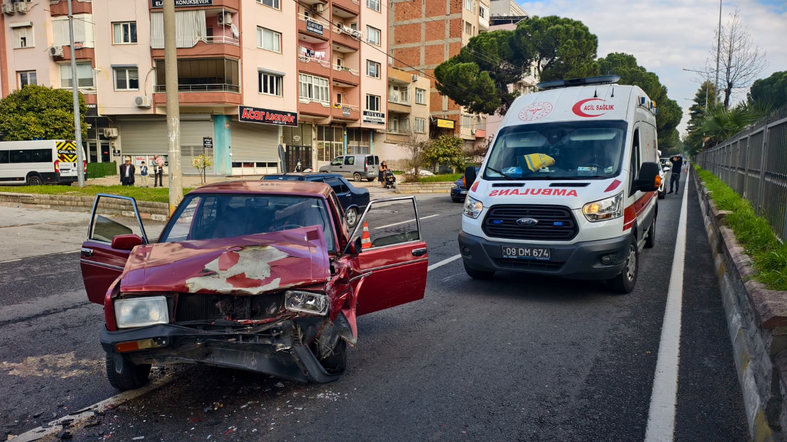 Nazilli'de Zincirleme Kaza Yola Fırlayan Kedi Kazaya Sebep Oldu (1)
