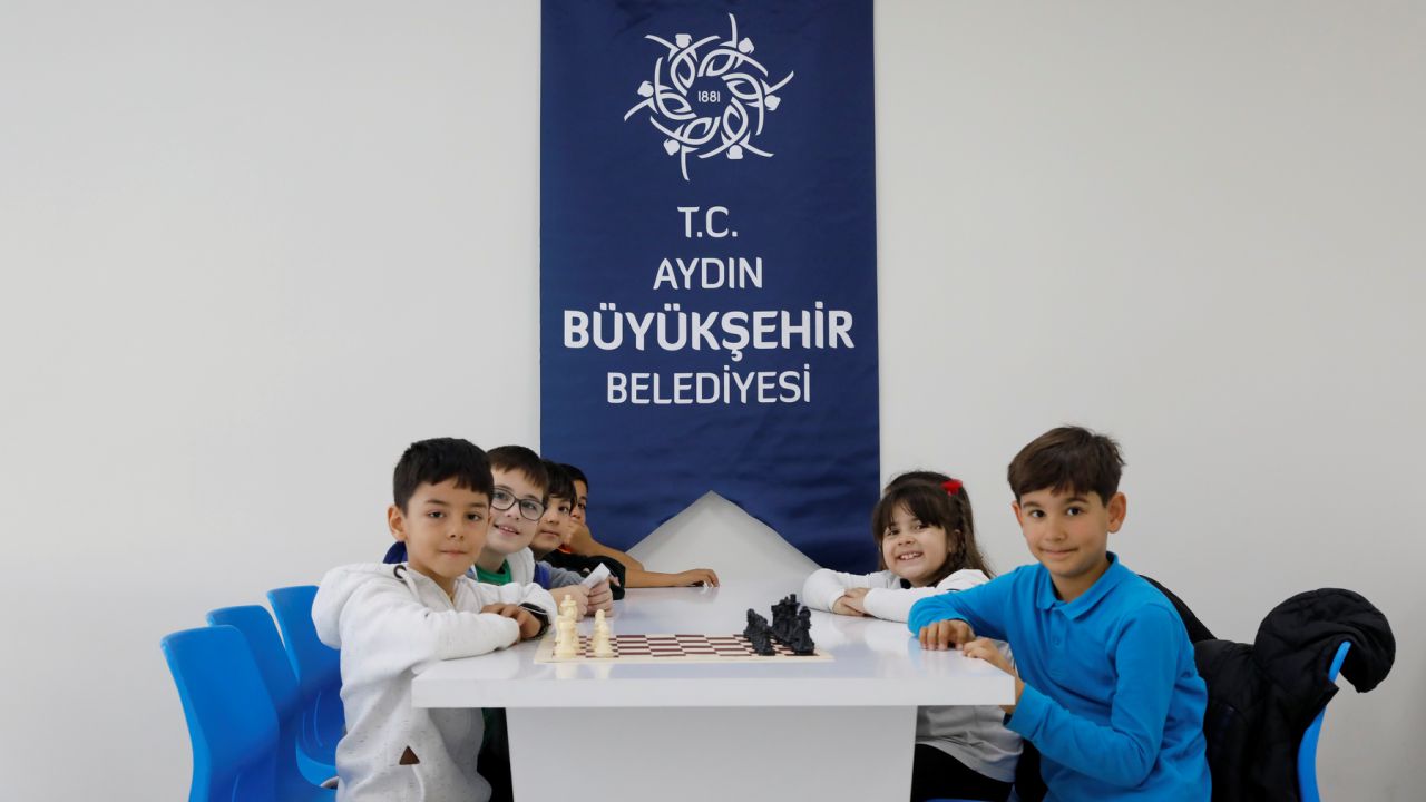 Aydın Büyükşehir Belediyesi Çocukları Satrançla Buluşturuyor 1