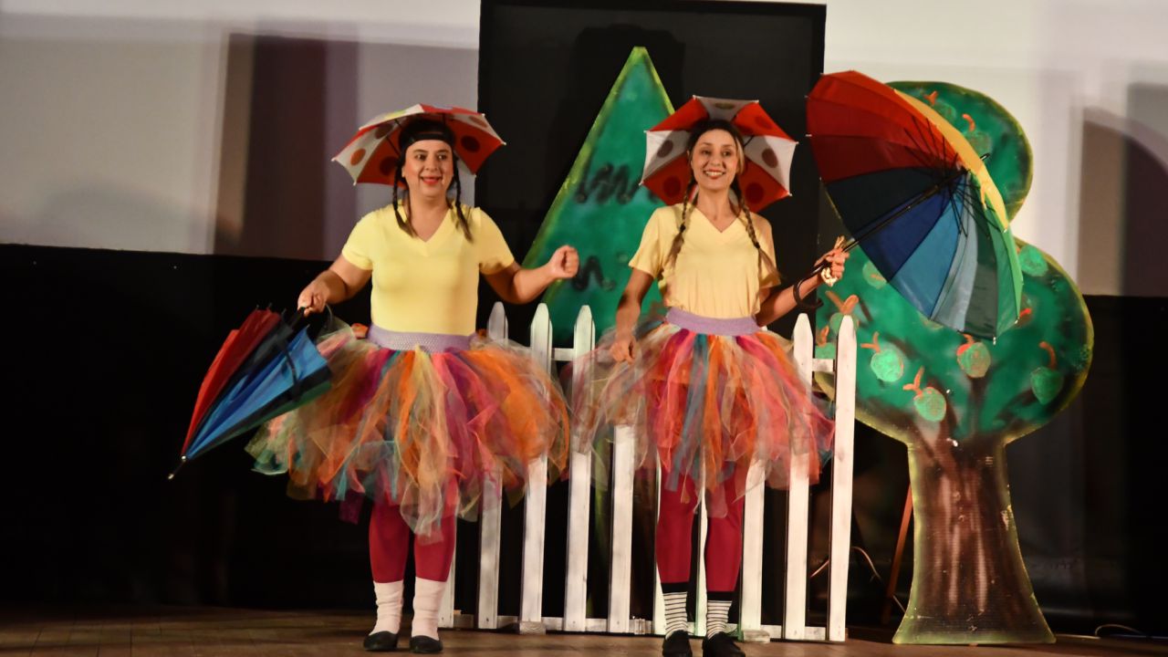 Başkan Çerçioğlu, Sökeli Çocukları Tiyatroyla Buluşturdu1