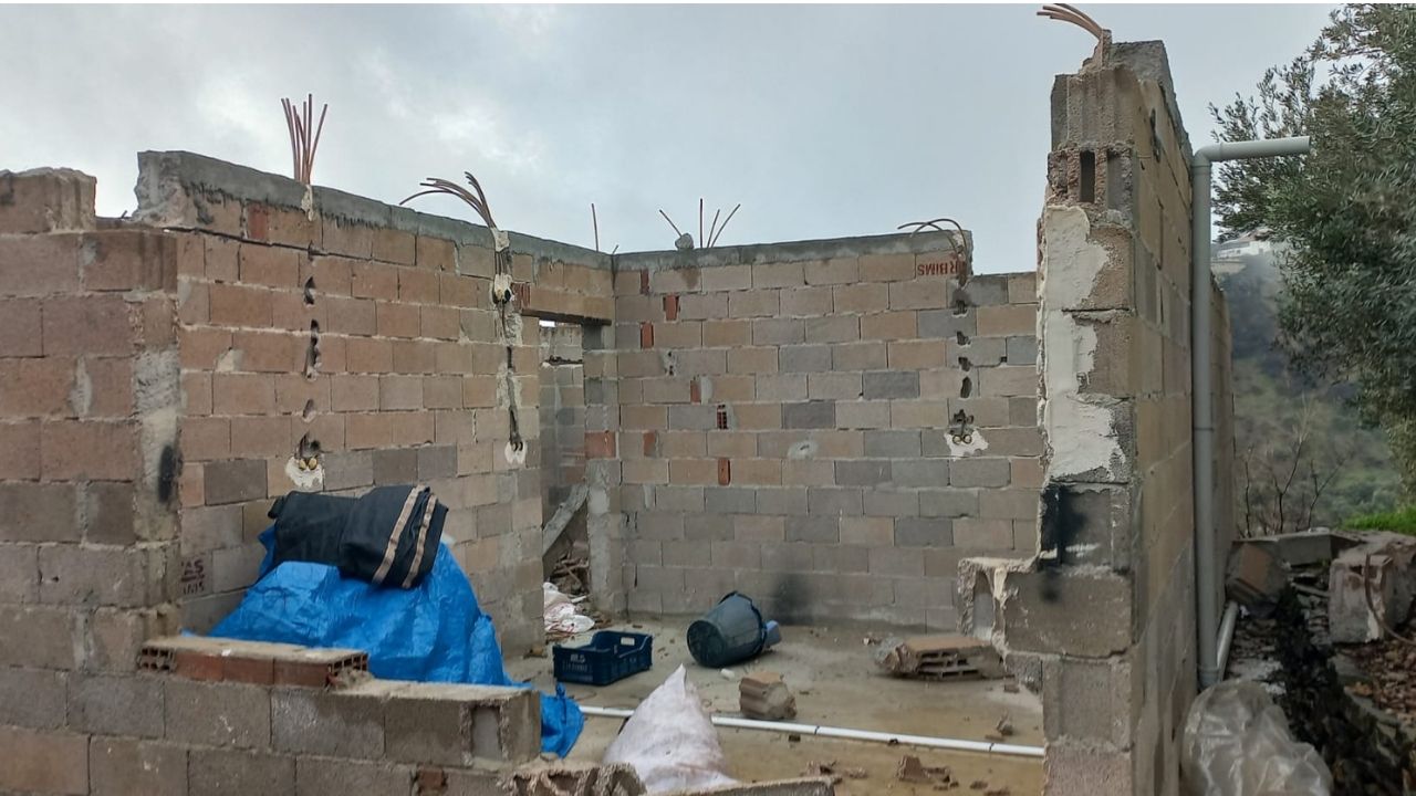 Fırtına Köşk’ü Vurdu! Minare Külahı Yan Yattı, Çatılar Uçtu2