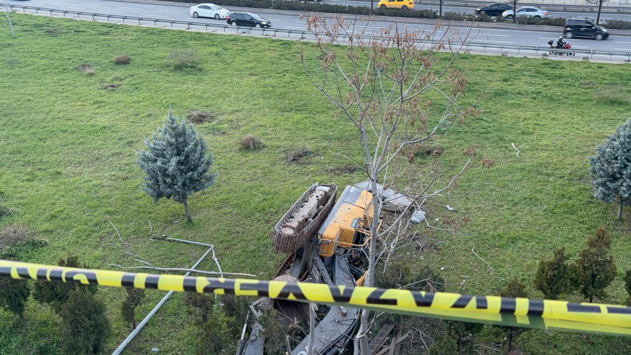 İş Makinesi Vüyadükten Düştü 3 Yaralı 1