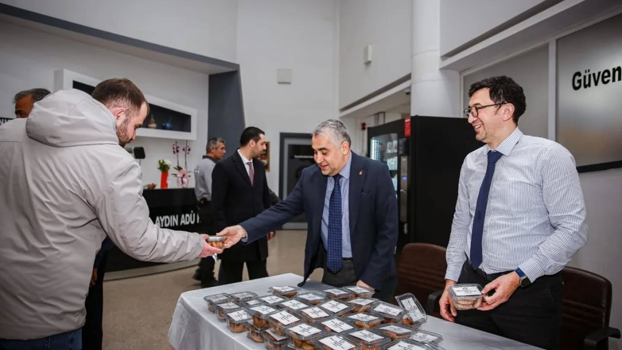 Rektör Kent’ten Kandil Ikramı1