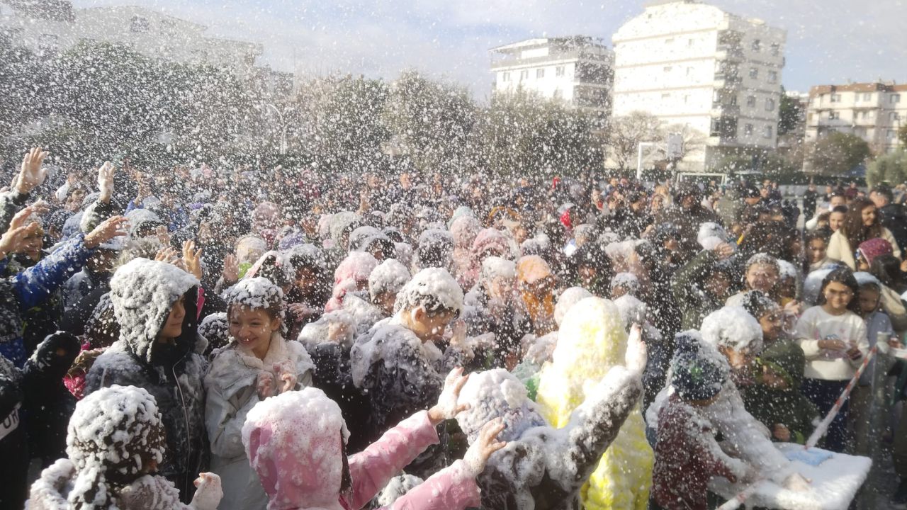 Söke'de Vakıfbank İlkokulu Öğrencilerine Kar Sürprizi2
