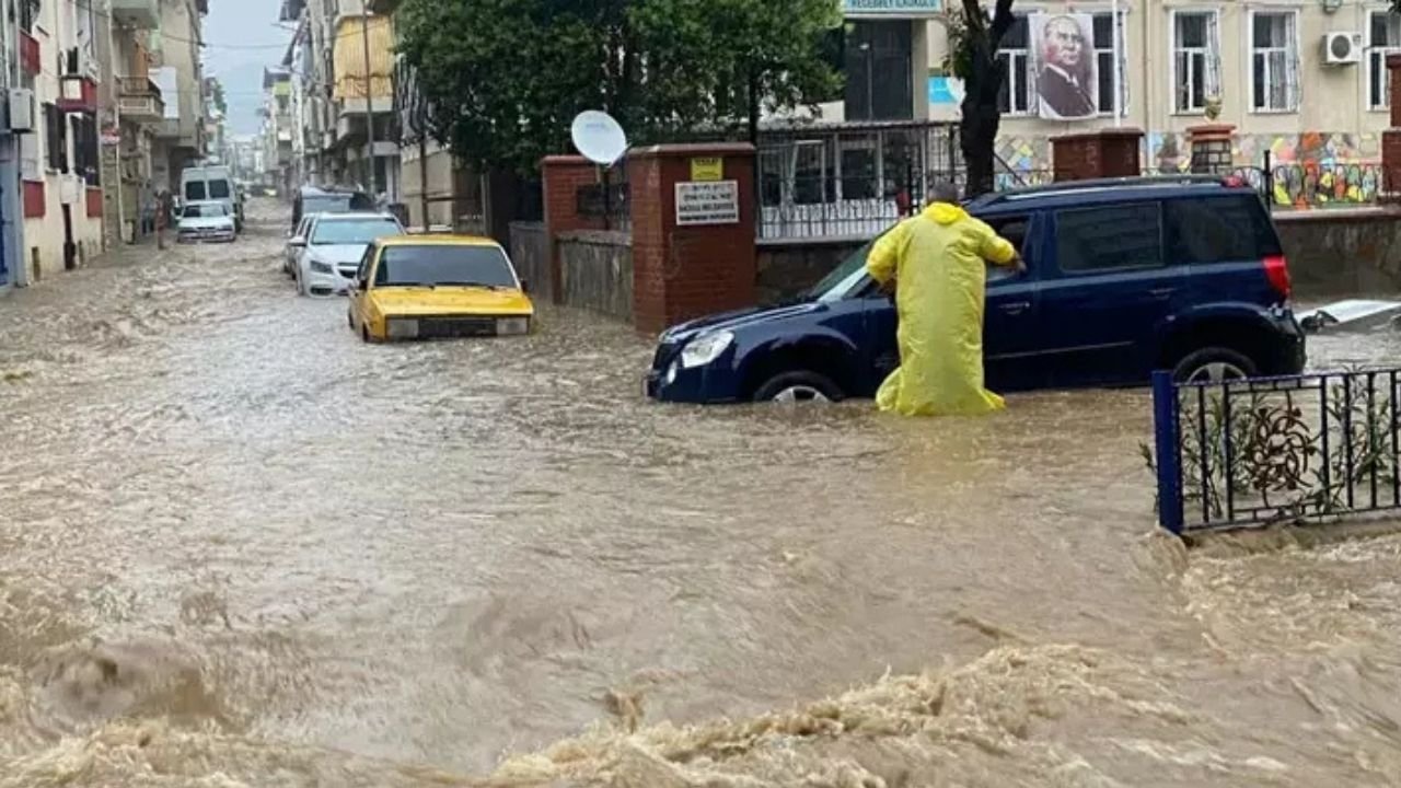 Aydınlılar Şemsiyeleri Hazırlayın! Sağanak Yağış Kapıda