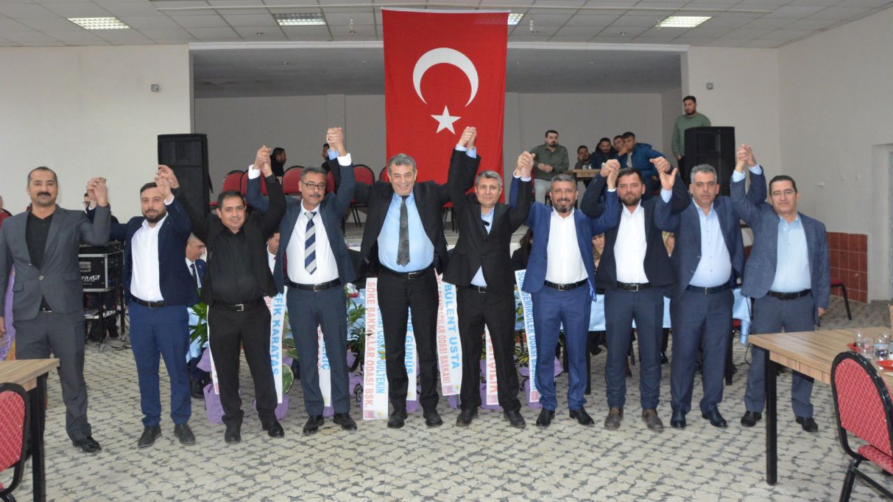 Bağarasi Esnaf Odasinda Ünsal Adak Güven Tazeledi̇ 1