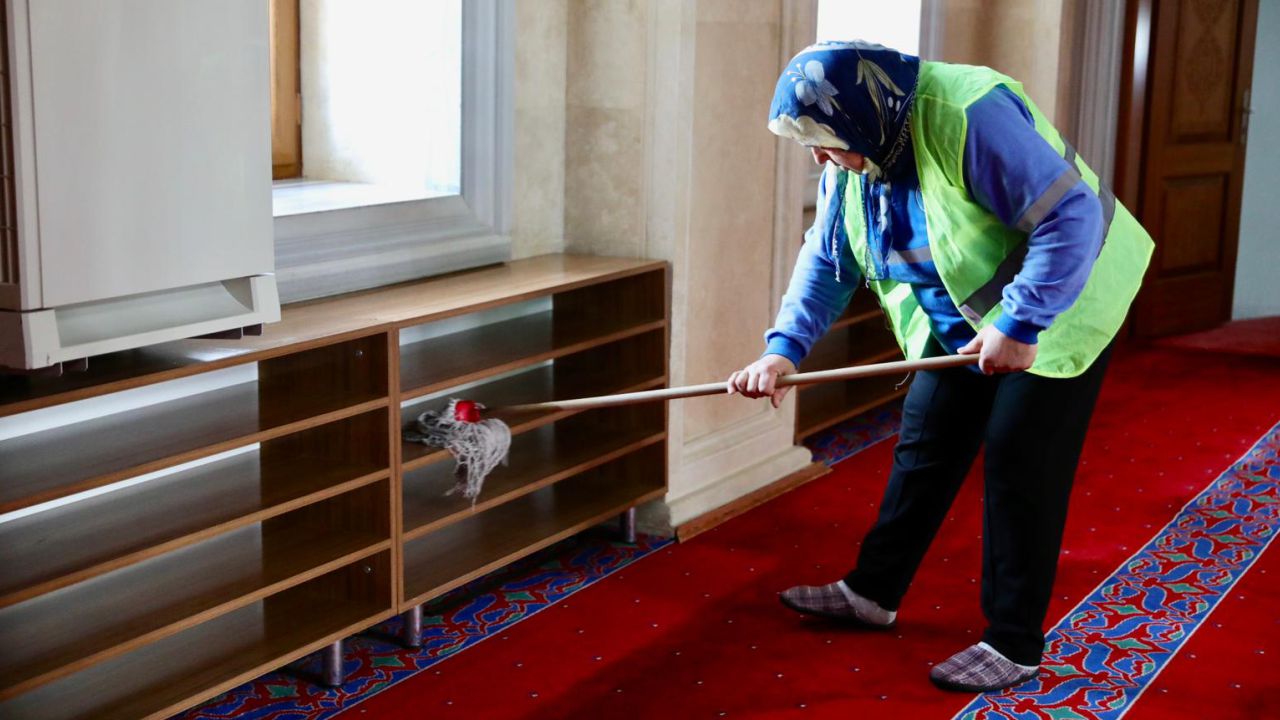 Didim’de Camiler Için Temizlik Seferberliği1