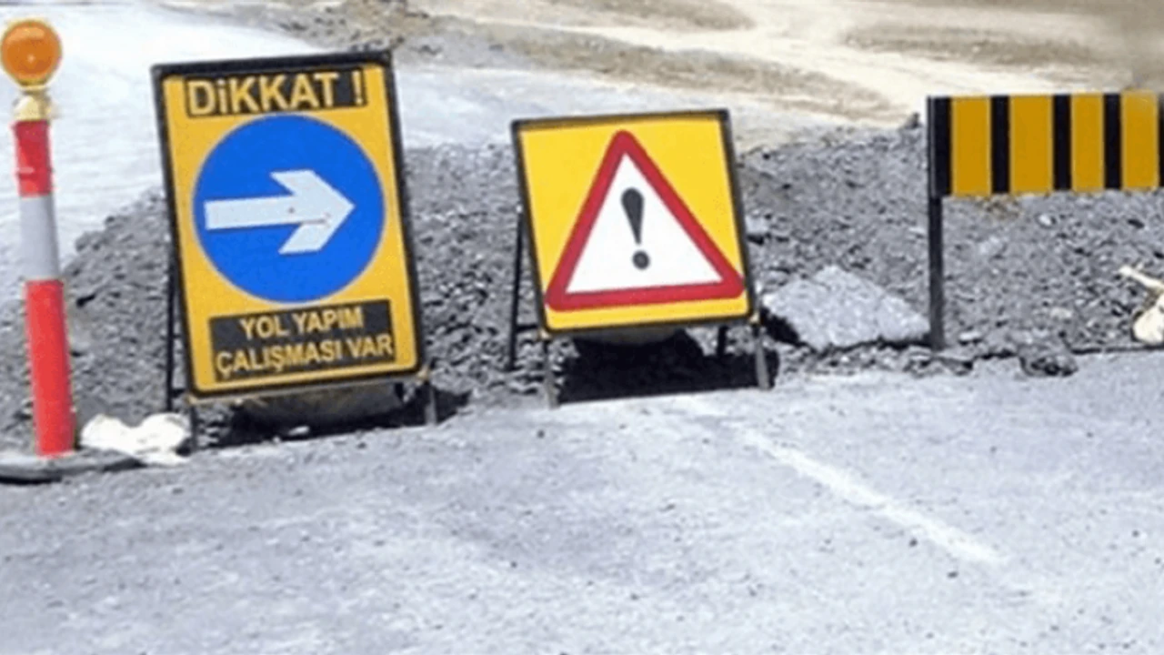 Dikkat Yol Calismasi H6332 17Bbd