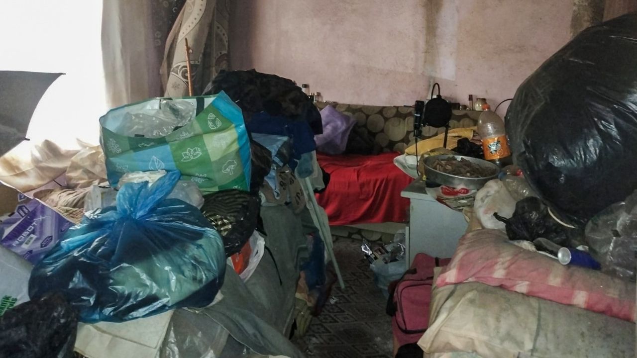 Efeler’de Çöp Evlere Müdahale13 Kamyon Atık Çıkarıldı01