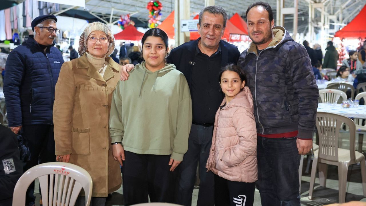 Efeler’de Iftar Sofralarında Binlerce Kişi Ağırlanıyor 2