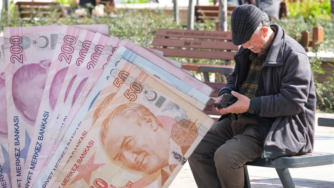 Emekli maaşlarına zam hükümetin masasında! Tarih verildi
