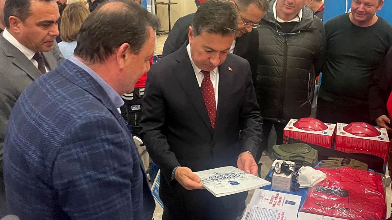 Kuşadası Arama Kurtarma Ekibi ‘İzmir’de Afet’ Paneline Katıldı1