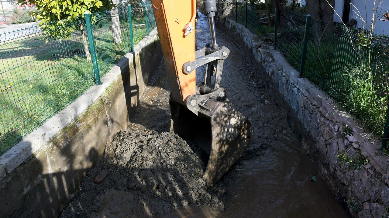 Kuşadası Belediyesi’nden Kirazlı’da Kapsamlı Temizlik 1