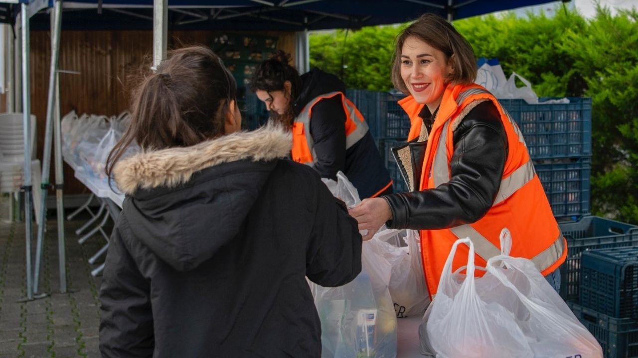 Kuşadası Belediyesi’nden Öğrencilere Destek