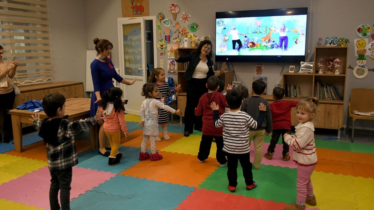 Kuşadası’nda Mezuniyet Heyecanı