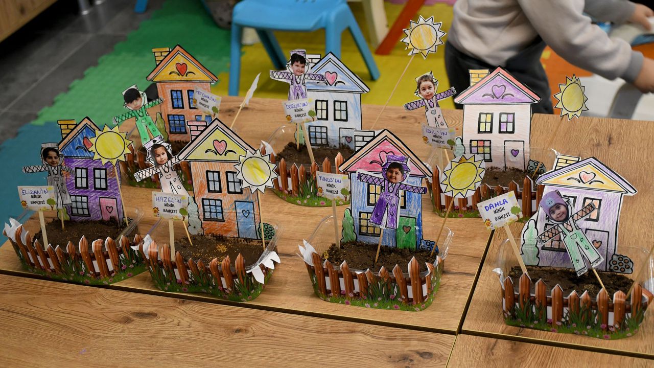 Kuşadası’nda Minik Eller Hünerlerini Sergiledi 1