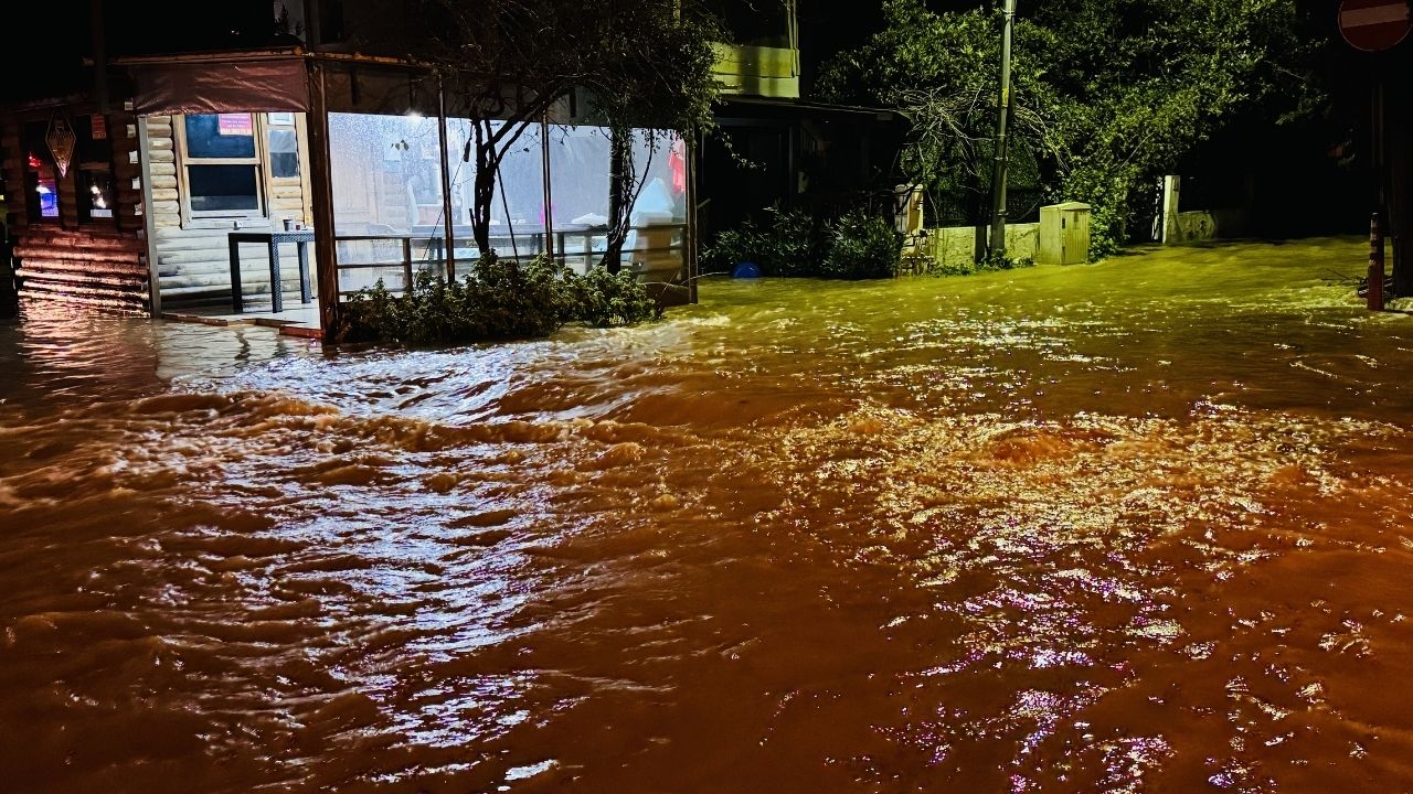 Muğla’da Sel Felaketi Ekipler Müdahale Ediyor