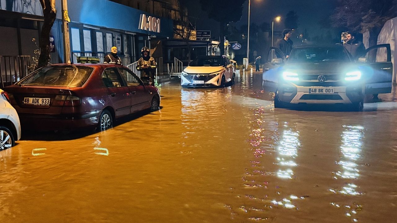Muğla’da Sel Felaketi Ekipler Müdahale Ediyor1