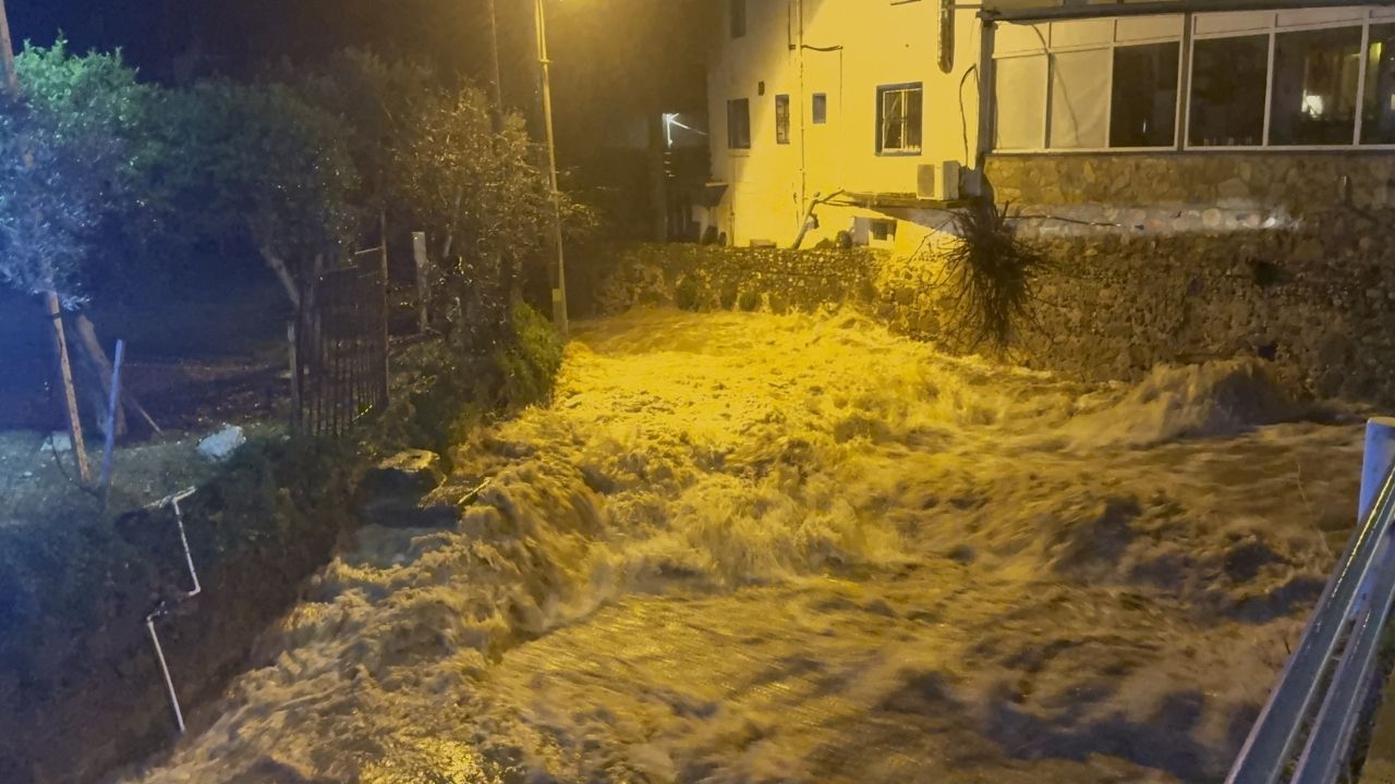 Muğla’da Sel Felaketi Ekipler Müdahale Ediyor5