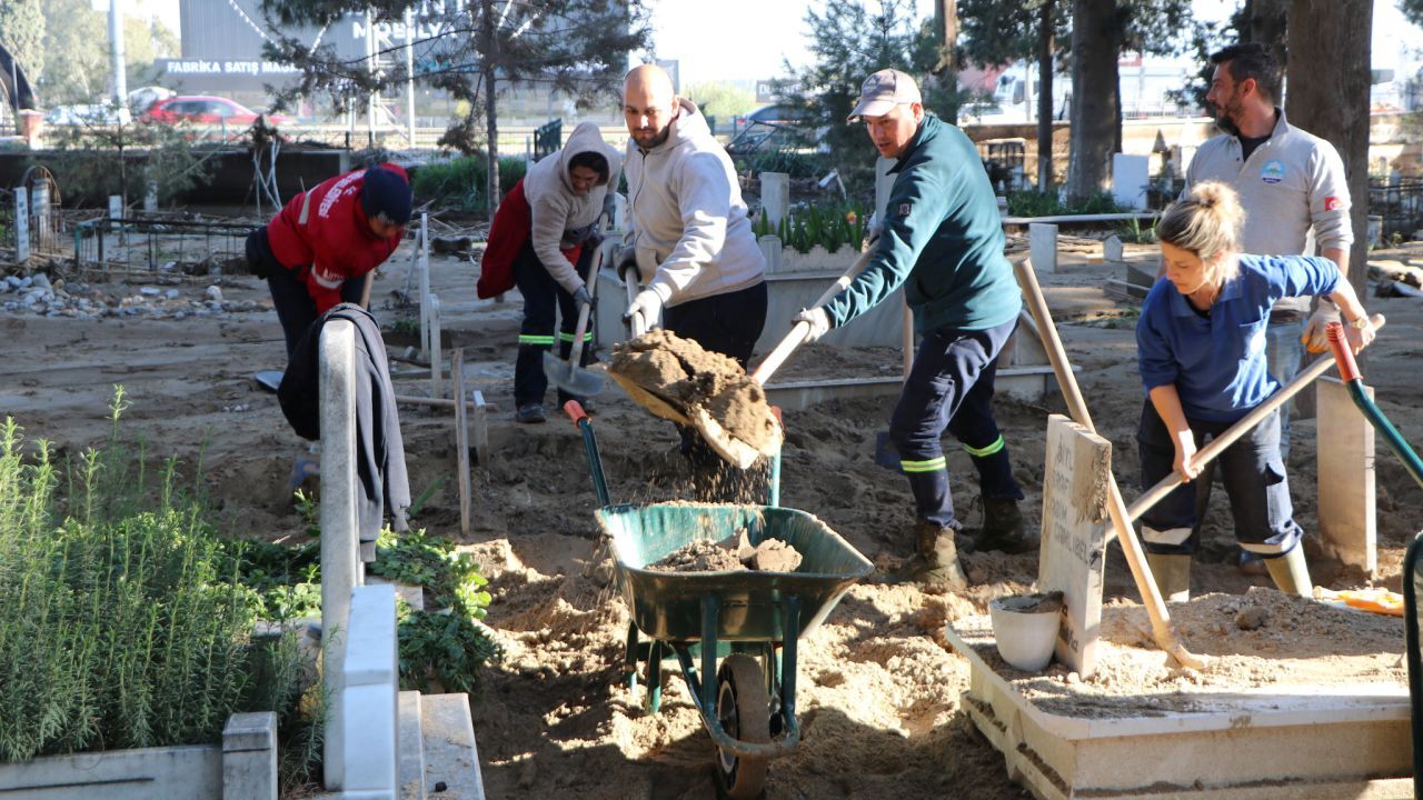 Söke Asri Mezarlığı’nda Sel Sonrası Temizlik 2