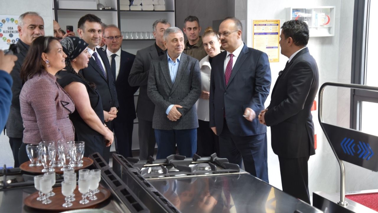 Vali Canbolat Didim'de Akademiyi Inceledi2