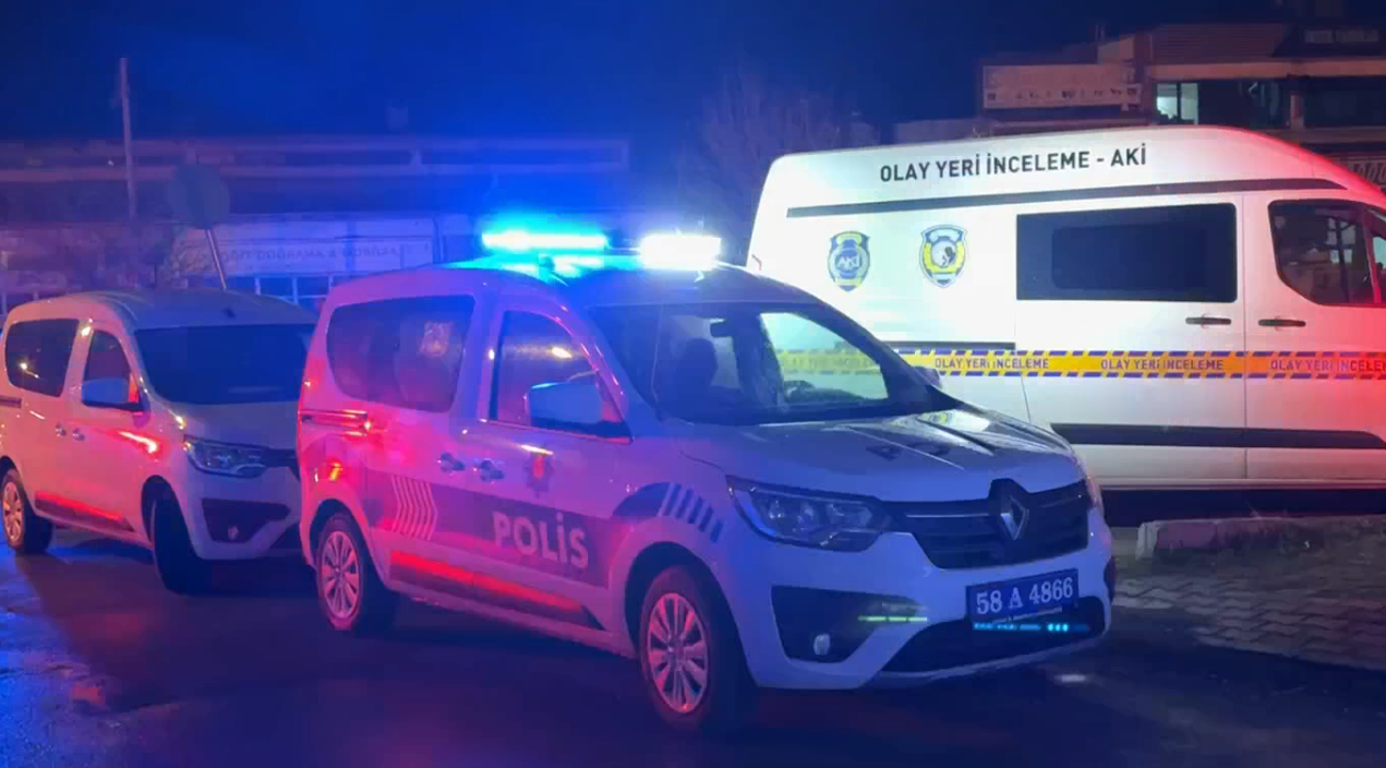 15 Yaşındaki Çocuk Dehşet Saçtı 2 Ölü,1 Ağır Yaralı1