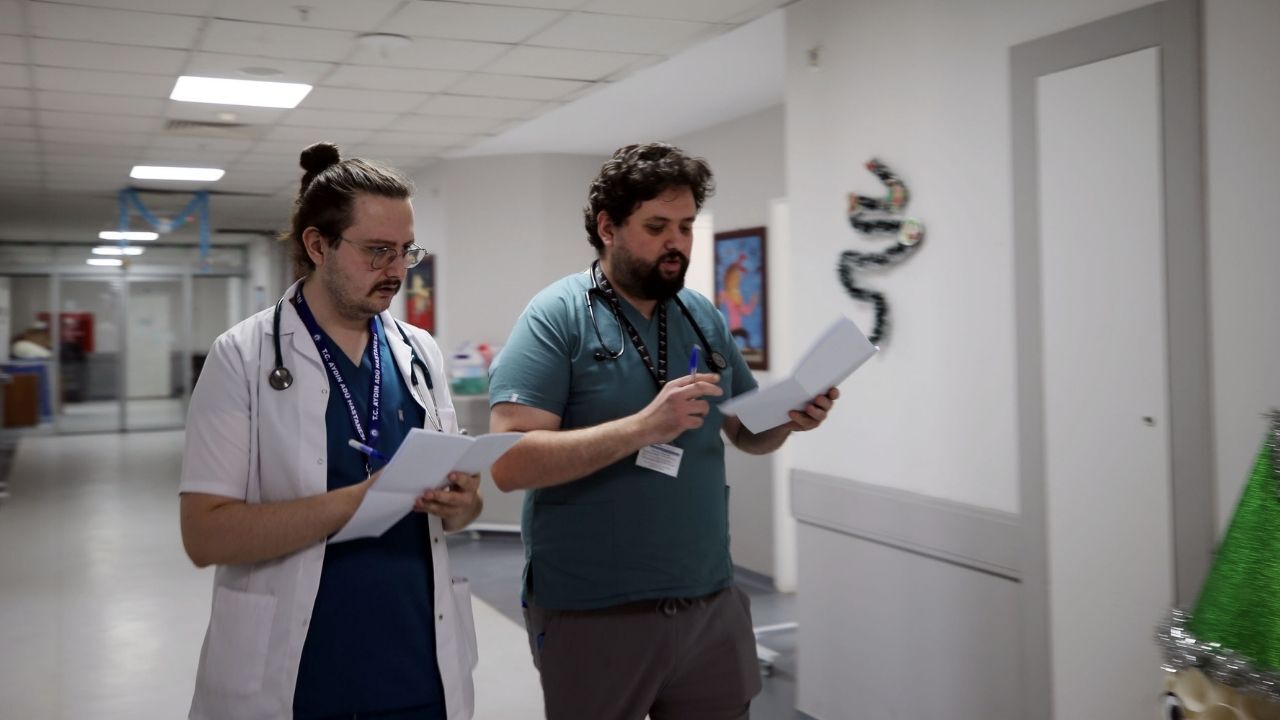 Aydın’da Kardeş Doktorlar Aynı Serviste Görev Yapıyor4