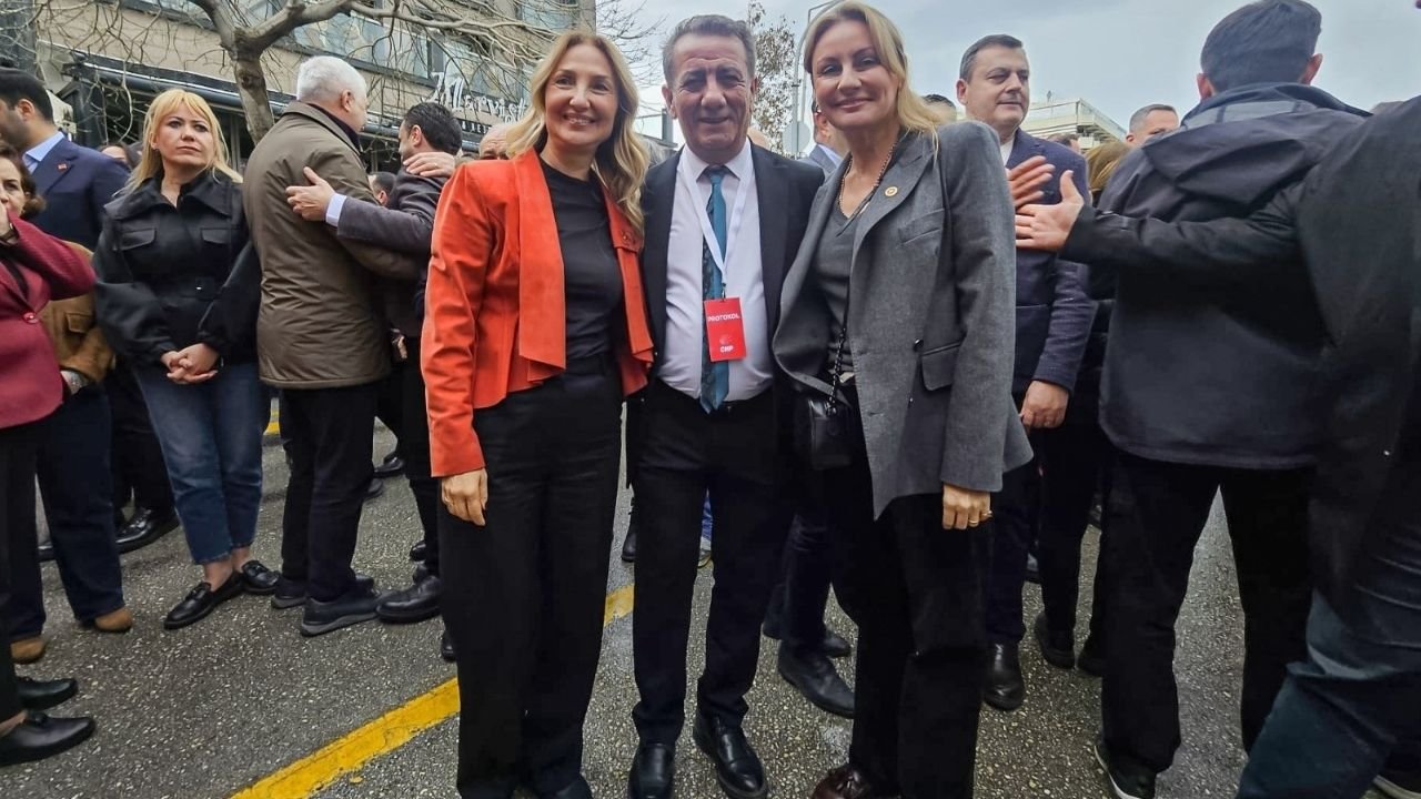 Başkan Anıl Yetişkin Özel Ile Kuşadası Mitinginde Yan Yana