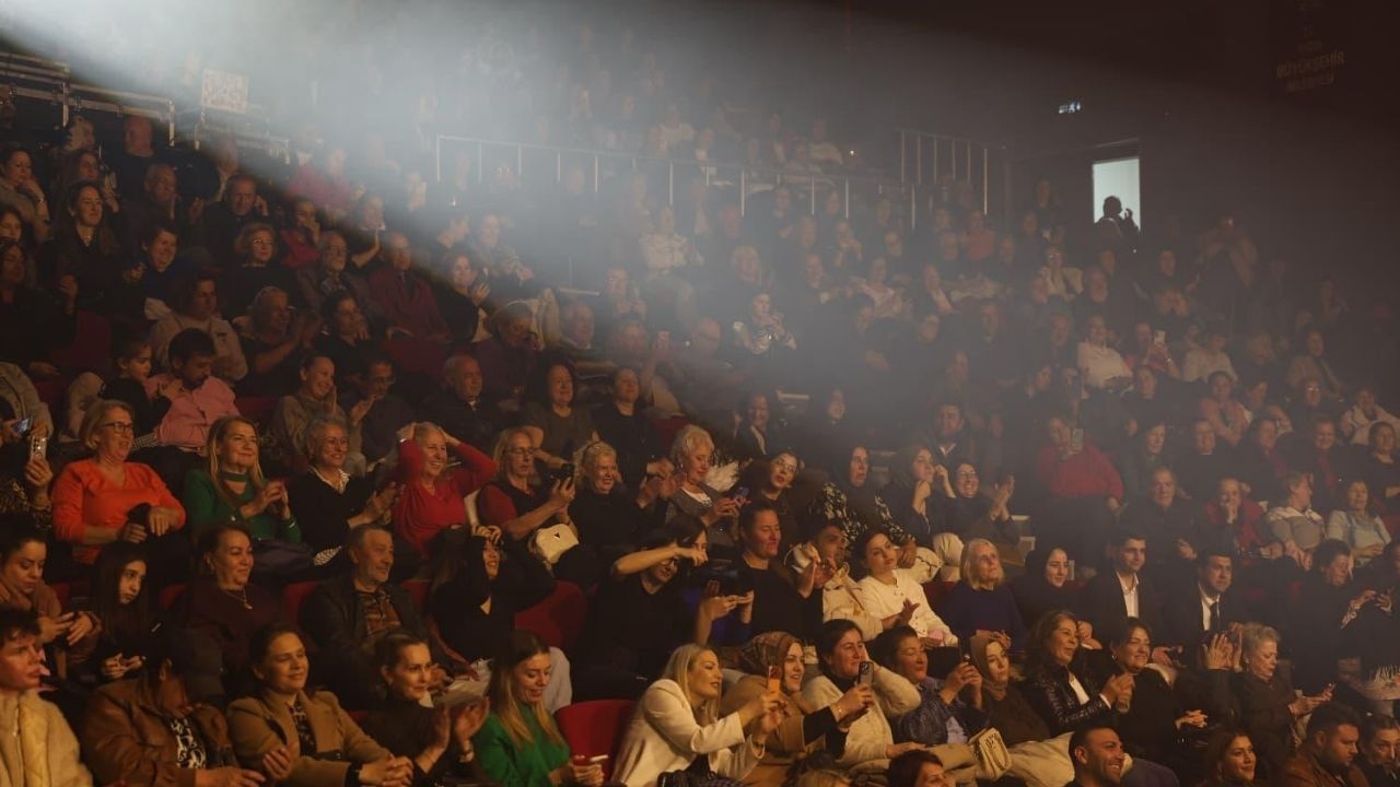 Başkan Çerçioğlu Didimlileri Nükhet Duru Ile Buluşturdu1