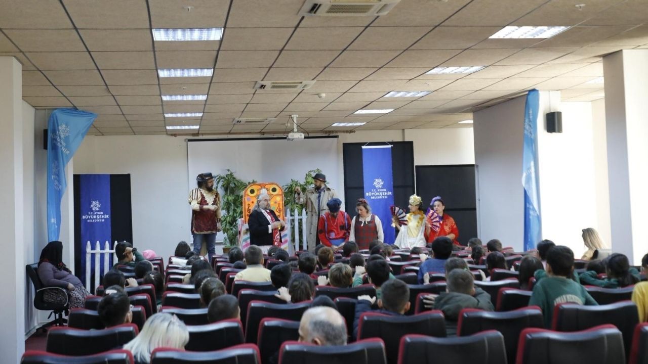 Başkan Çerçioğlu Minikleri Tiyatroyla Buluşturdu3