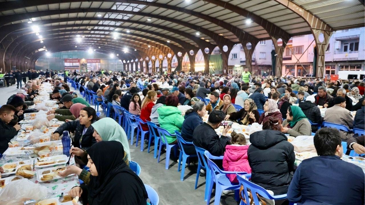 Başkan Kıvrak Vatandaşlarla Iftarda Buluştu5