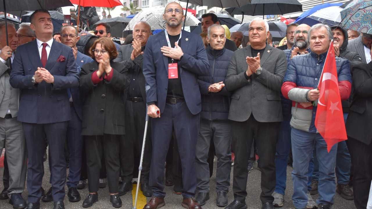 Başkan Zencirci dur durak bilmiyor, ameliyattan çıktı, mitinge koştu