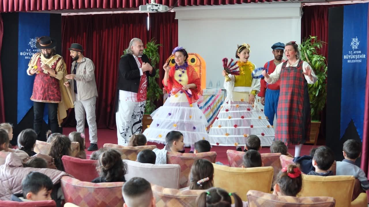 Buharkentli Çocukların Tiyatro Keyfi2