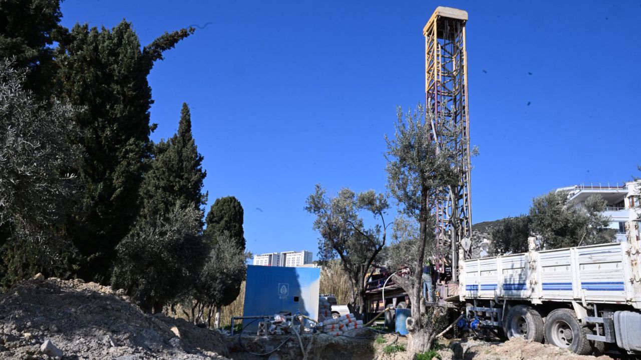 Büyükşehir'in Kuşadası'nda Altyapı Yatırımları Sürüyor2