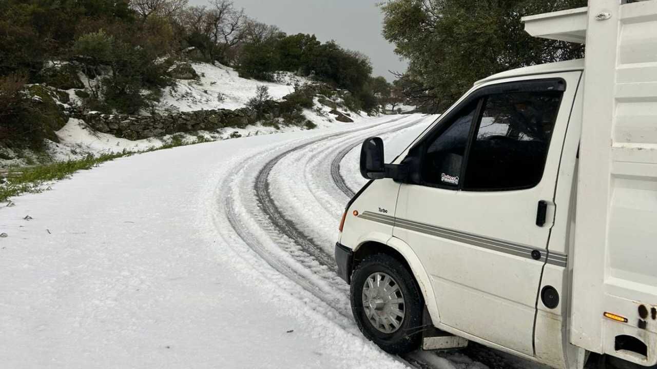 Çine'de Sağanak Yerini Doluya Bıraktı2