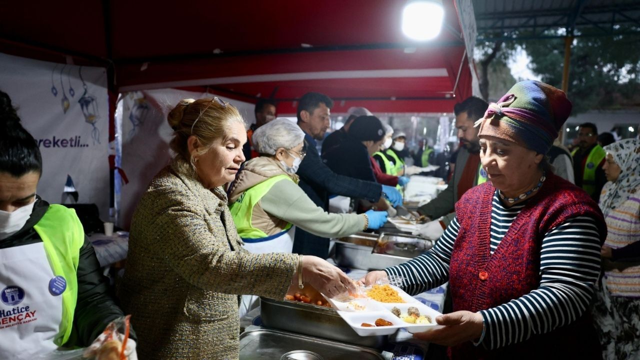 Didim Balat Mahallesi’nde Ramazan Bereketi Sofralarda Paylaşıldı1