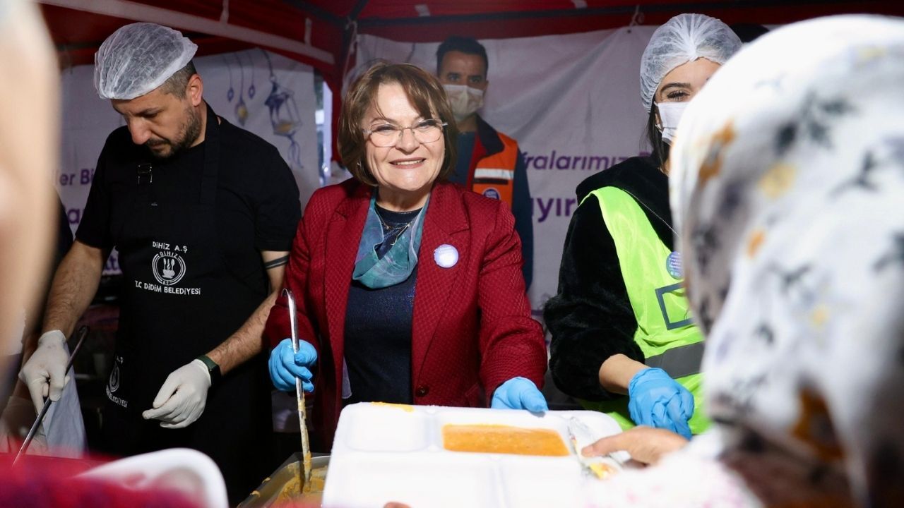 Didim Balat Mahallesi’nde Ramazan Bereketi Sofralarda Paylaşıldı3