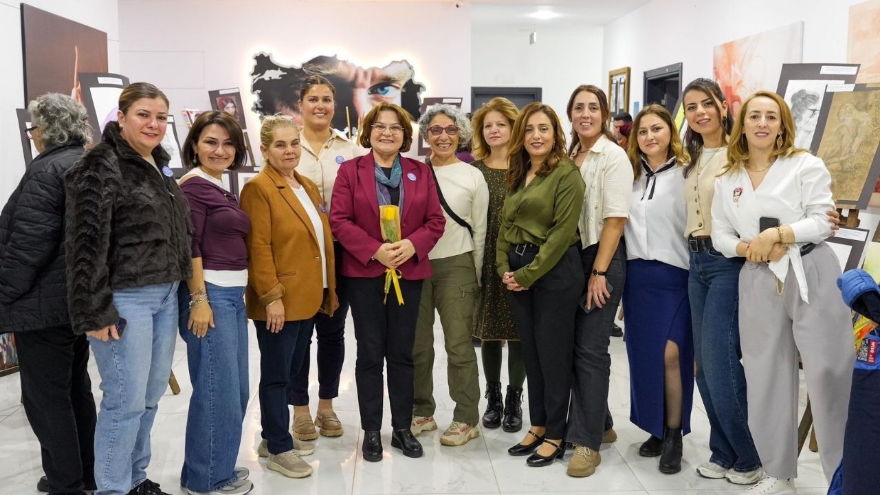 Didim’de “Kadın Kadına Özgürlük” Oyunu Büyük Beğeni Topladı