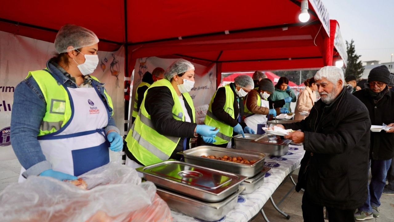 Didim’de Kadir Gecesi Sofrası Kuruldu