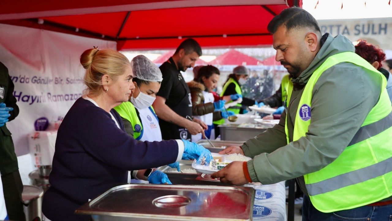Didim’de Kadir Gecesi Sofrası Kuruldu2