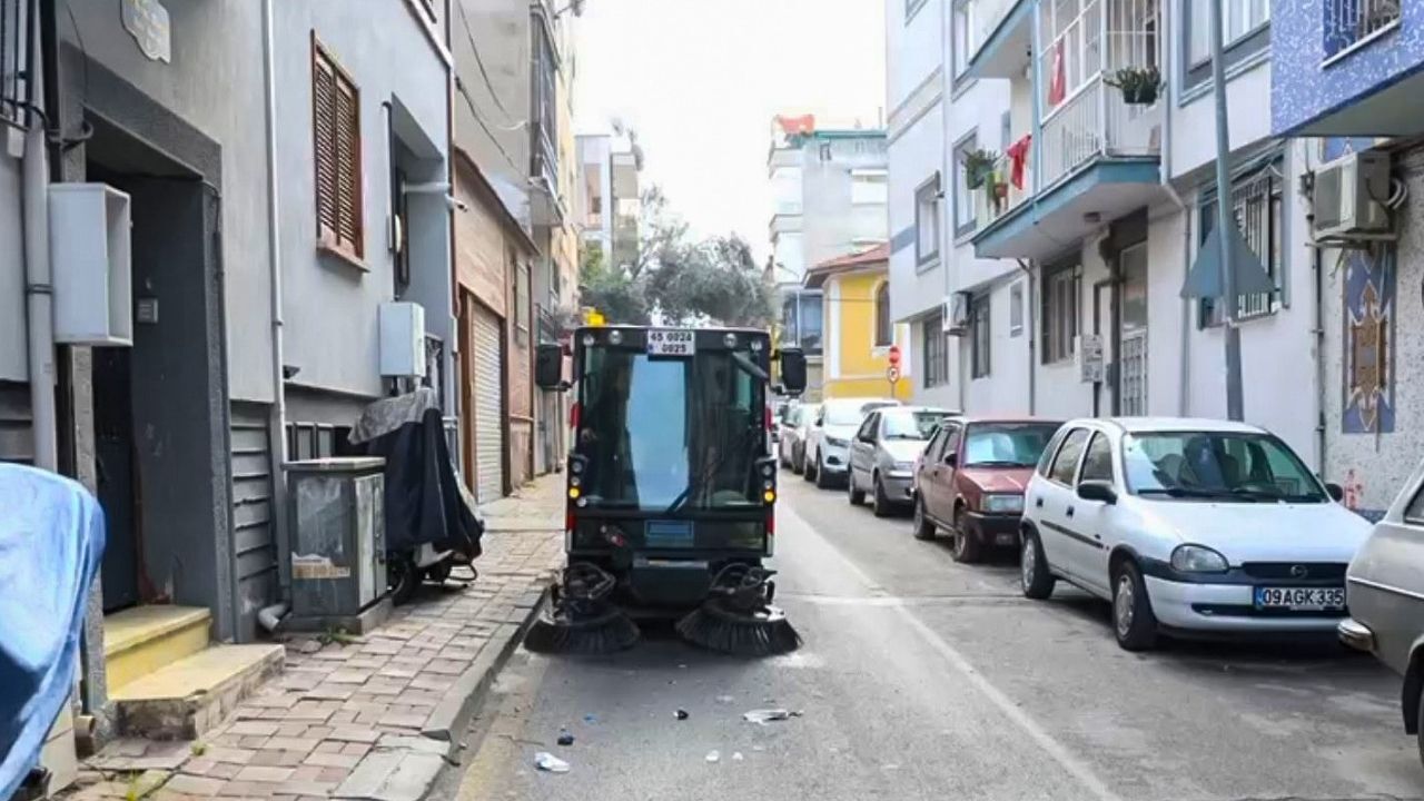 Efeler’de Bayram Öncesi Temizlik Seferberliği1