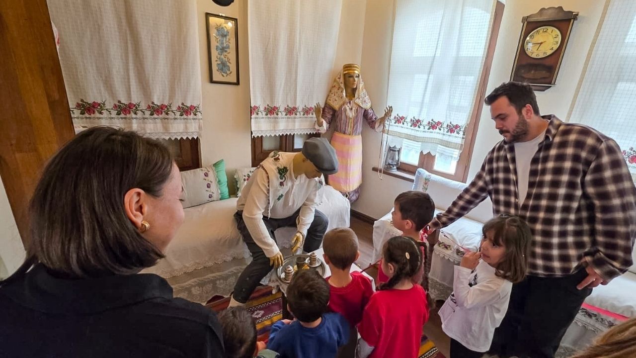 Efeler’de Çocuklar Tarihle Buluştu