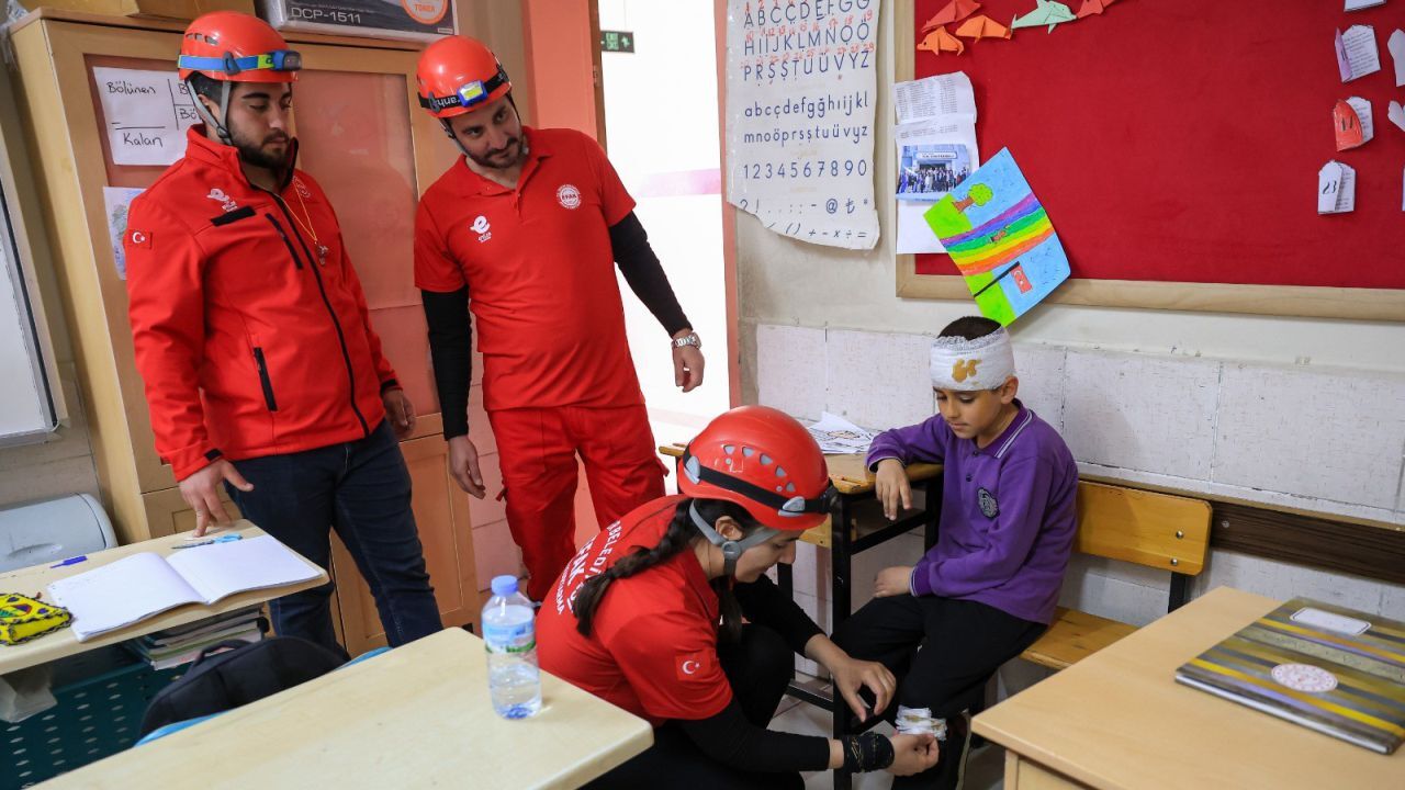 Efeler’de Miniklere Afet Eğitimi 2