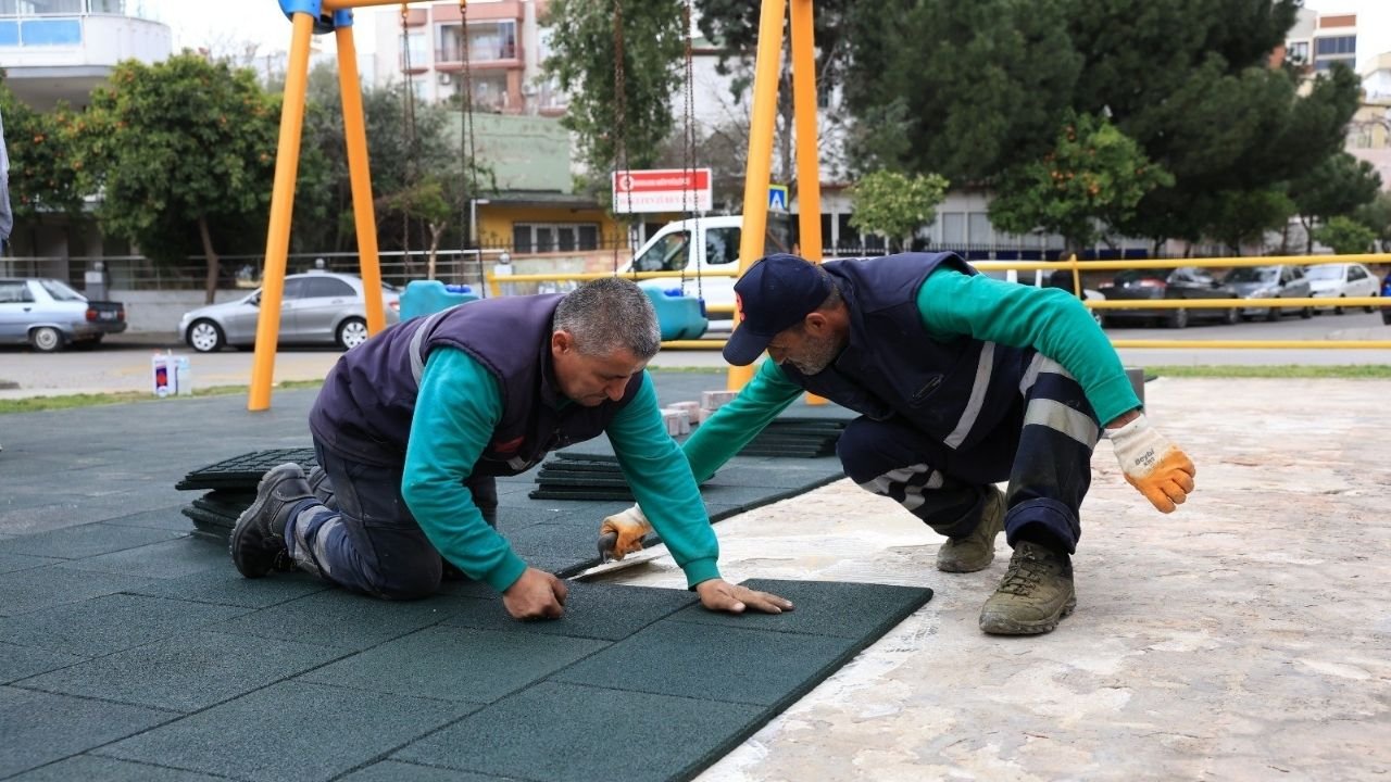 Efeler’de Parklar Yenileniyor22