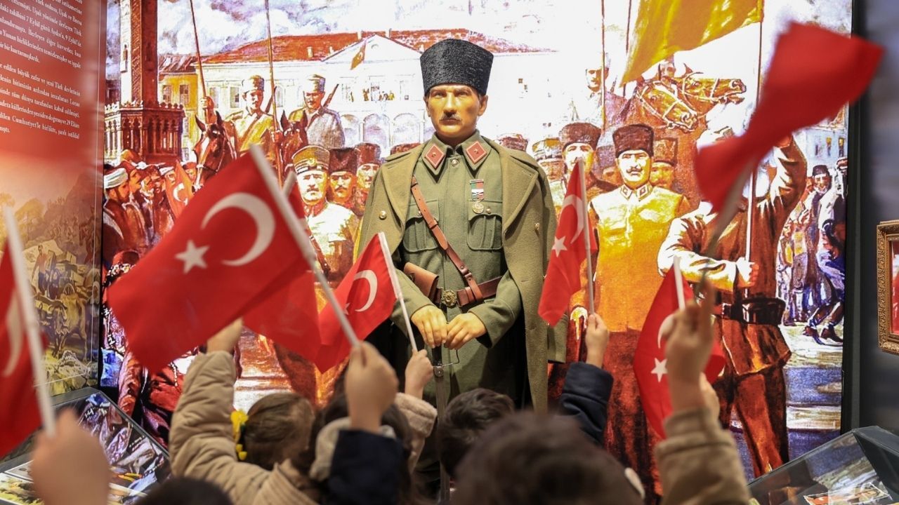 Efeler’in Minikleri Tarihle Buluştu