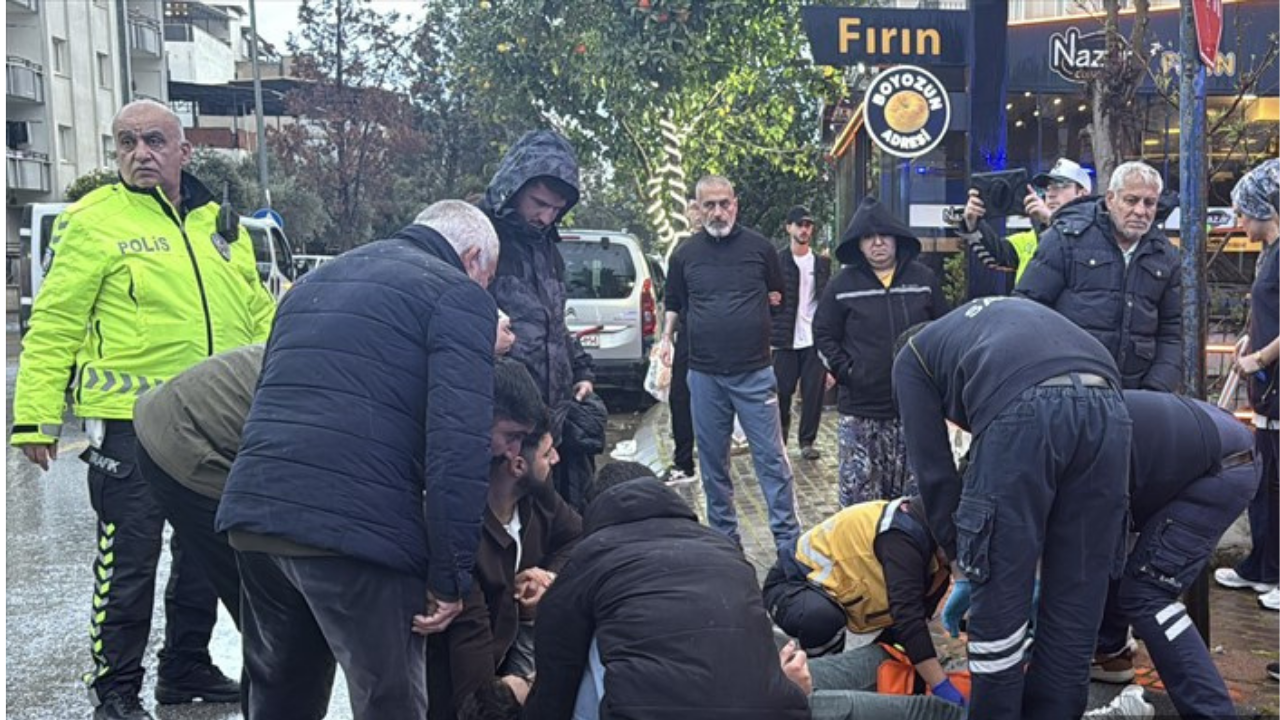 Efeler’de motosiklet ile otomobil çarpıştı